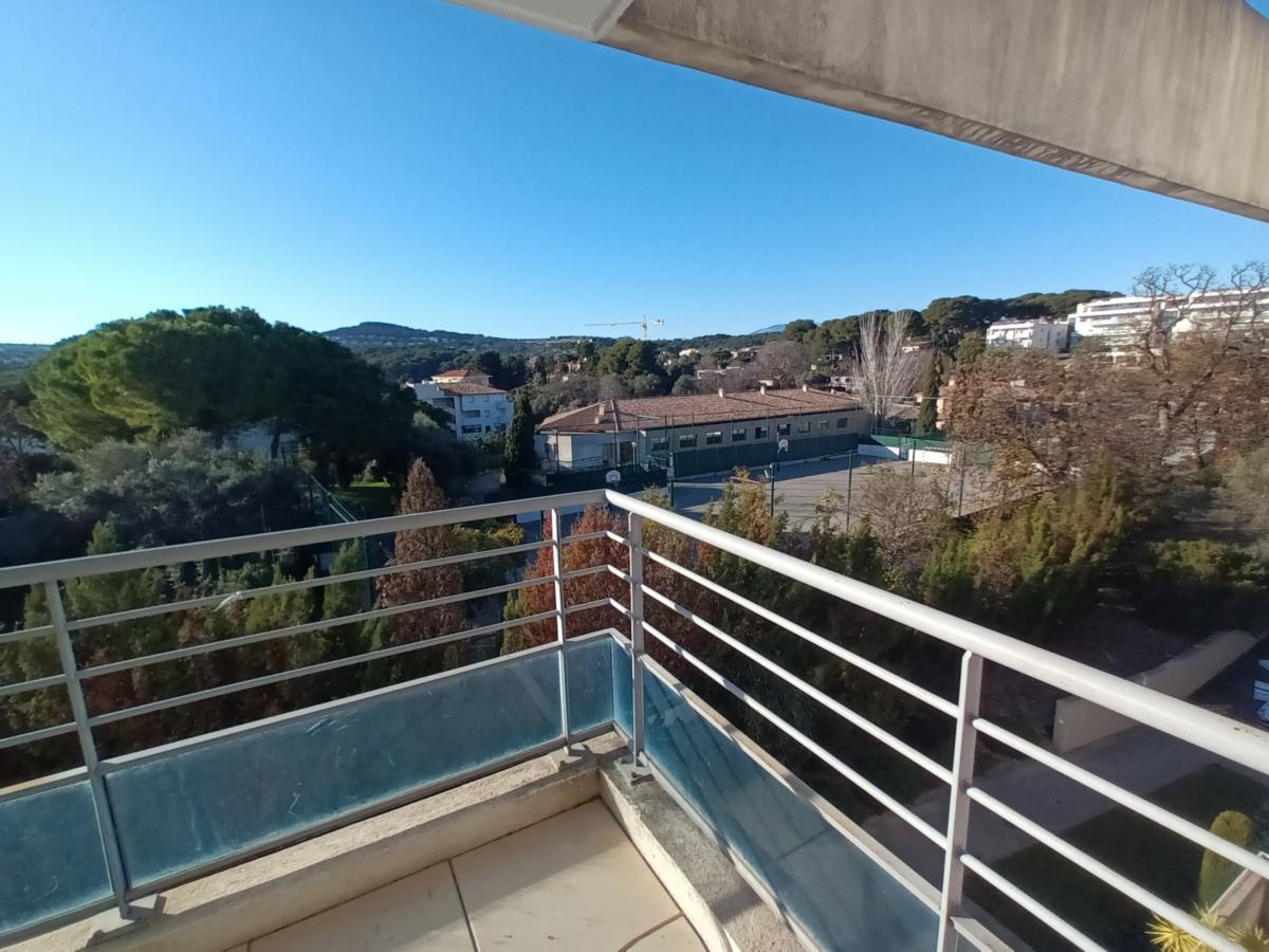 
																																							2 pièces - 
																																						3ème étage - 42m² - 963,65 € - Photo #1