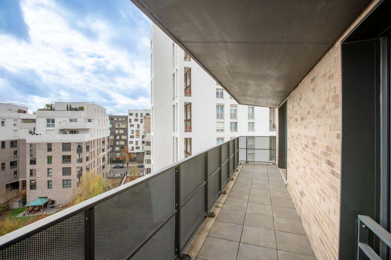 4 pièces - 4ème étage - 74m² - 1 821,84 € - Photo #1