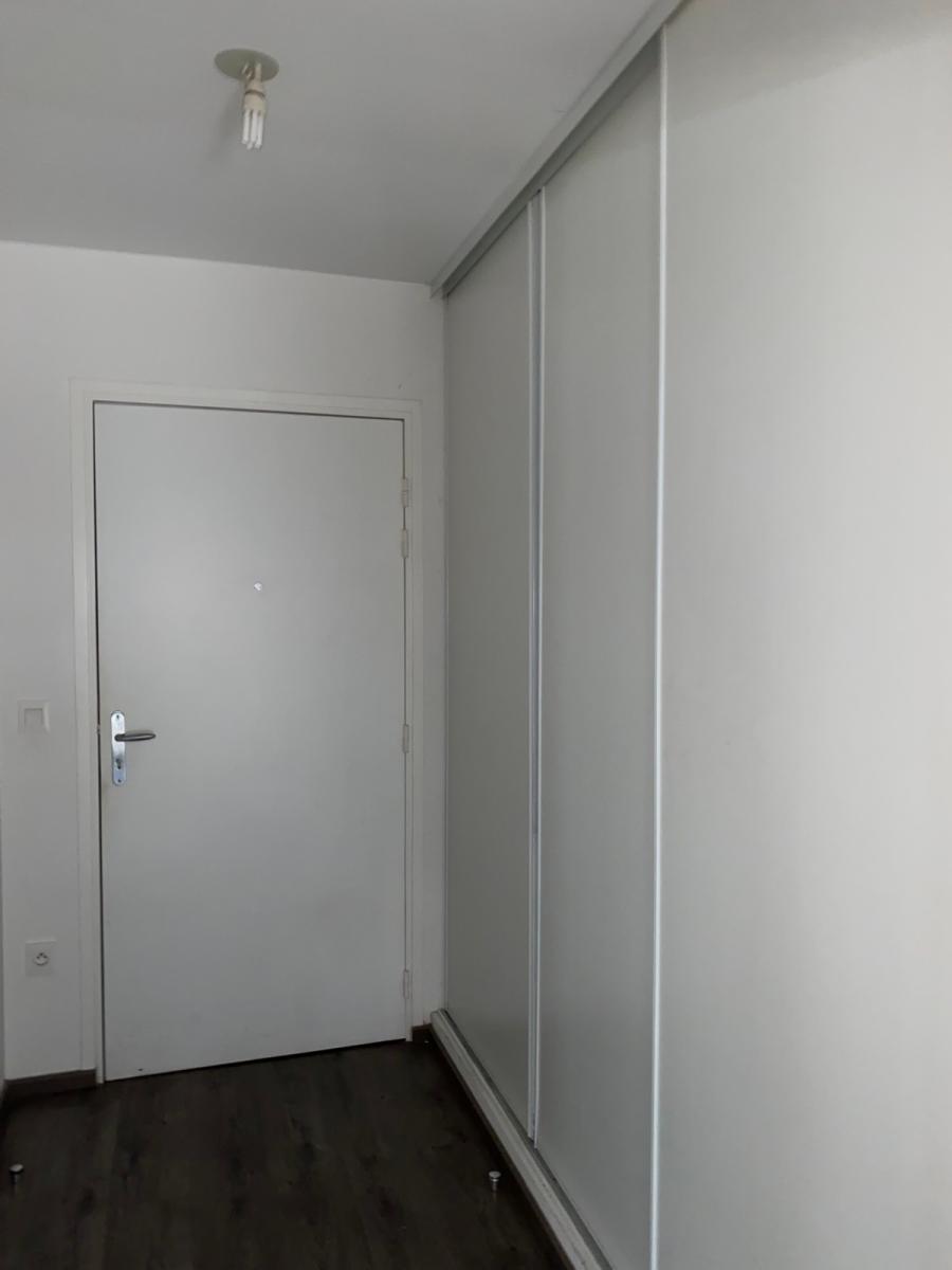 
																																							1 pièce - 
																																						4ème étage - 31m² - 606,90 € - Photo #3