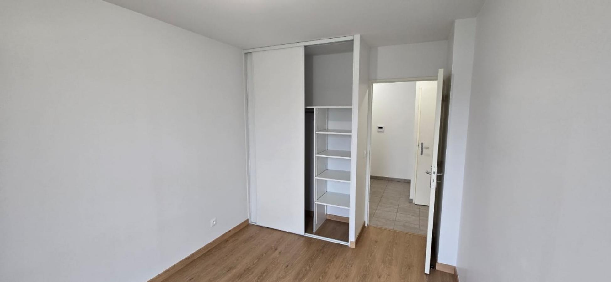 
																																							3 pièces - 
																																						2ème étage - 64m² - 755,74 € - Photo #6