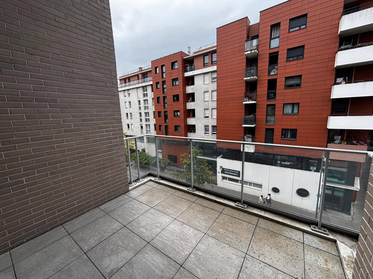 
																			3 pièces - 
																		3ème étage - 63m² - 1 425,67 € - Photo #0