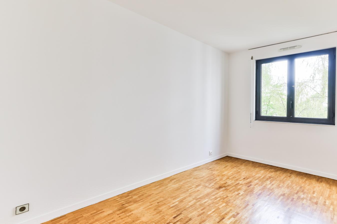 
																																							6 pièces - 
																																						RDC - 129m² - 3 564,77 € - Photo #4