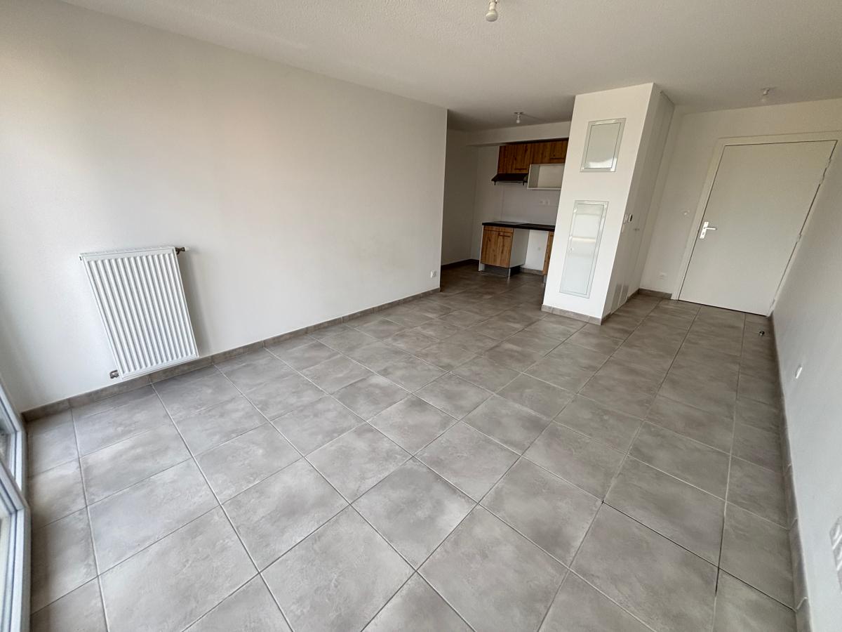 
																																							3 pièces - 
																																						1er étage - 61m² - 715,42 € - Photo #2