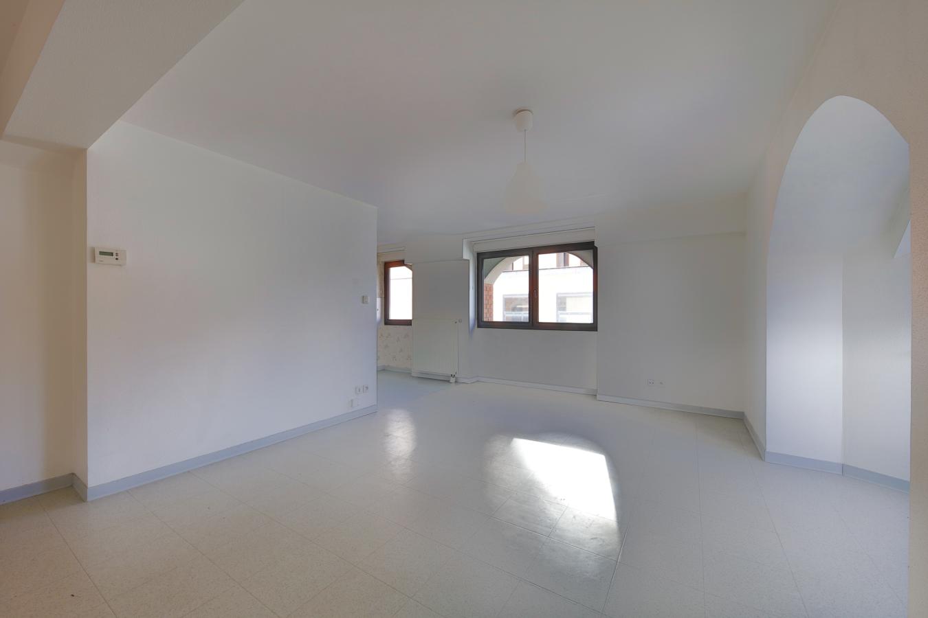4 pièces - 1er étage - 89m² - 1 150,15 € - Photo #1