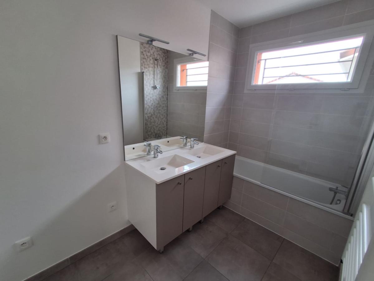 
																																							4 pièces - 
																																						RDC - 82m² - 1 038,23 € - Photo #6