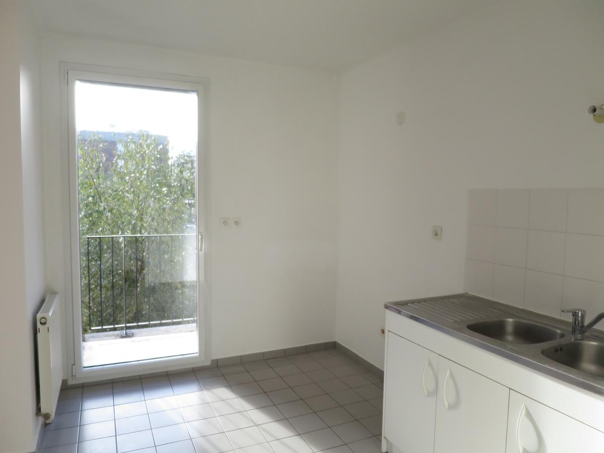 
																																							3 pièces - 
																																						4ème étage - 72m² - 1 459,00 € - Photo #1
