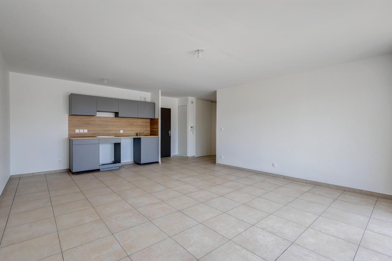 3 pièces - 3ème étage - 73m² - 895,48 € - Photo #2