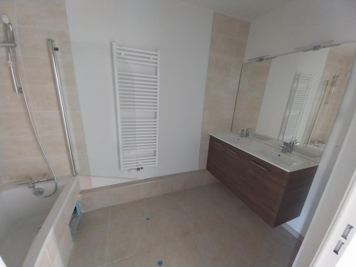 4 pièces - 2ème étage - 84m² - 1 272,60 € - Photo #4