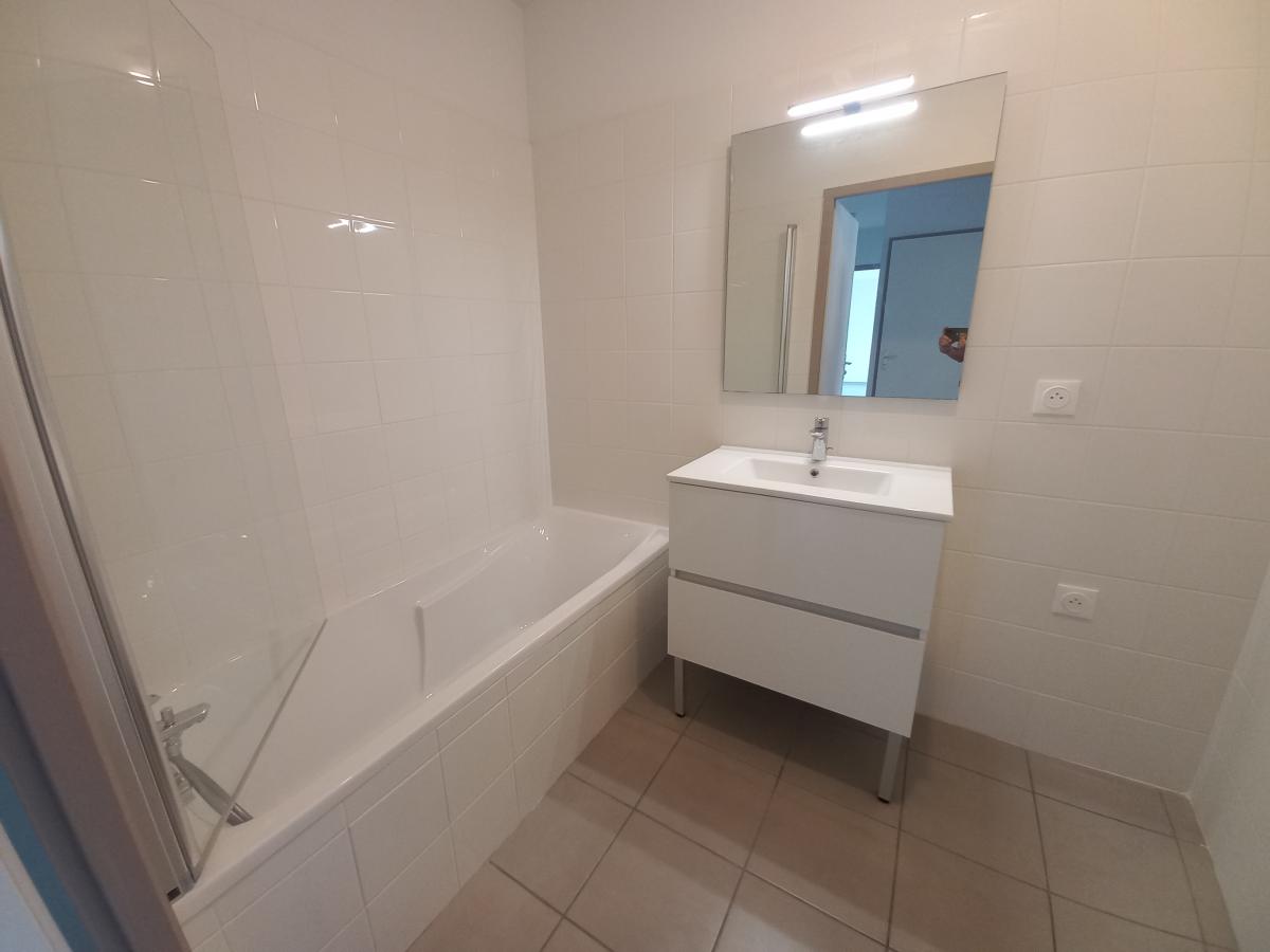 
																																							3 pièces - 
																																						1er étage - 72m² - 811,11 € - Photo #5