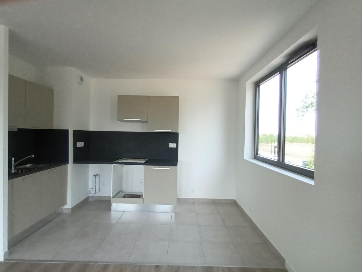 
																																							4 pièces - 
																																						2ème étage - 95m² - 1 494,65 € - Photo #1