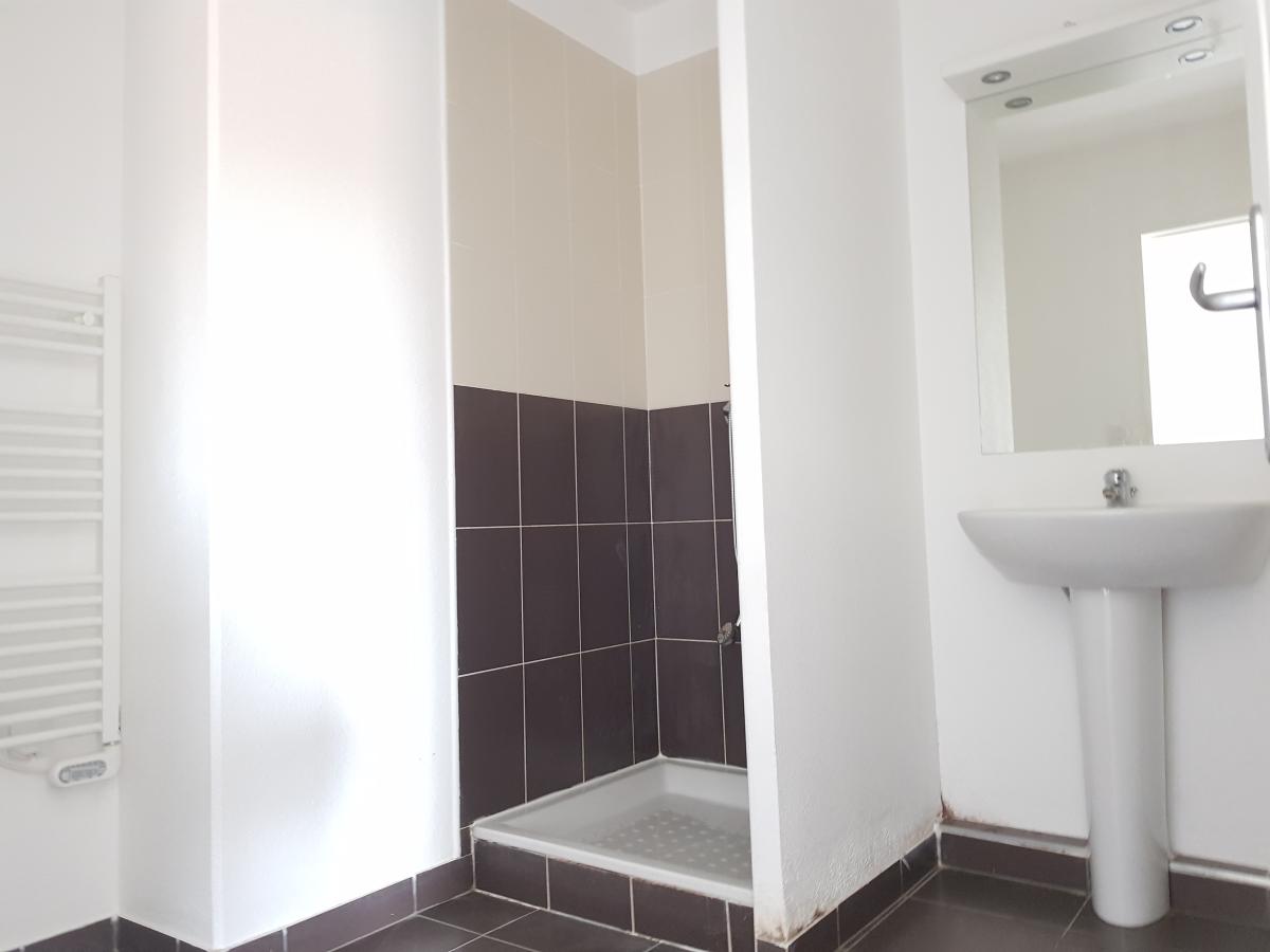 
																																							1 pièce - 
																																						2ème étage - 32m² - 122 000 € - Photo #3