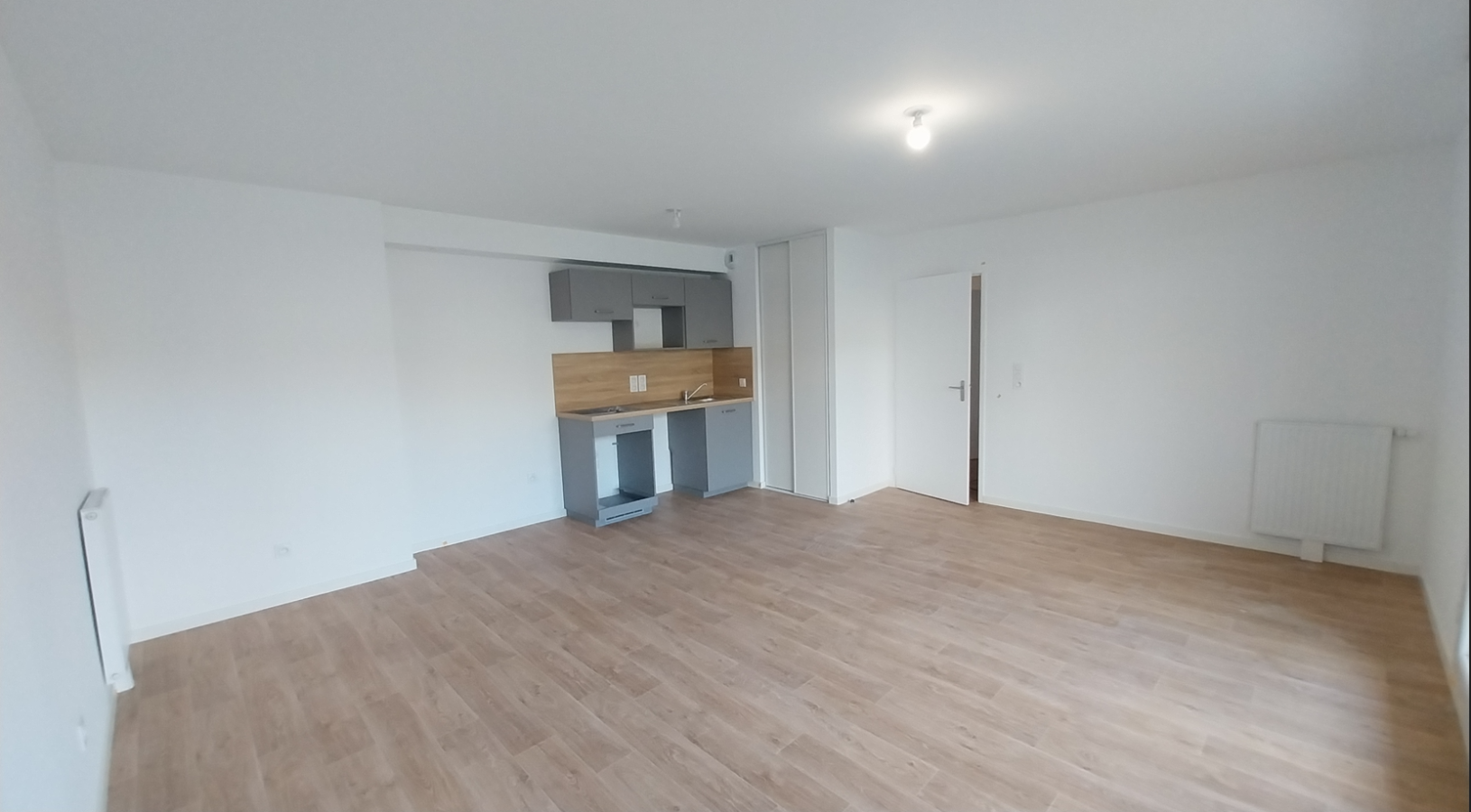 
																																							3 pièces - 
																																						RDC - 65m² - 689,33 € - Photo #1