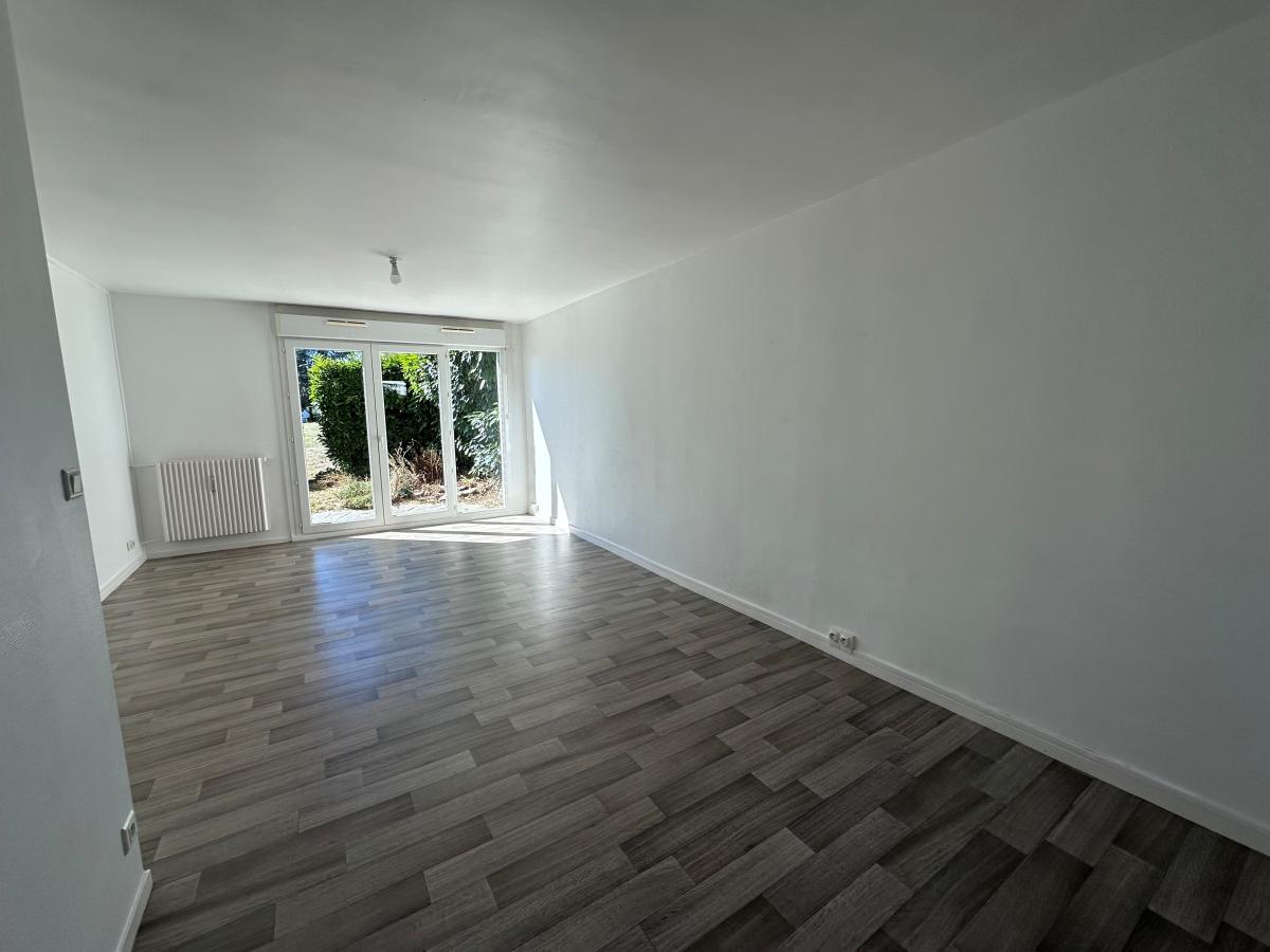 
																																							4 pièces - 
																																						RDC - 90m² - 760,38 € - Photo #2
