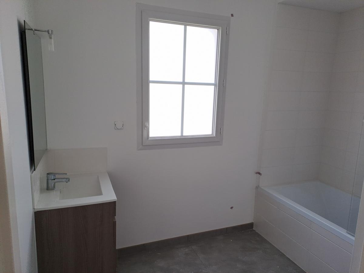 
																			4 pièces - 
																		2ème étage - 92m² - 1 044,55 € - Photo #6