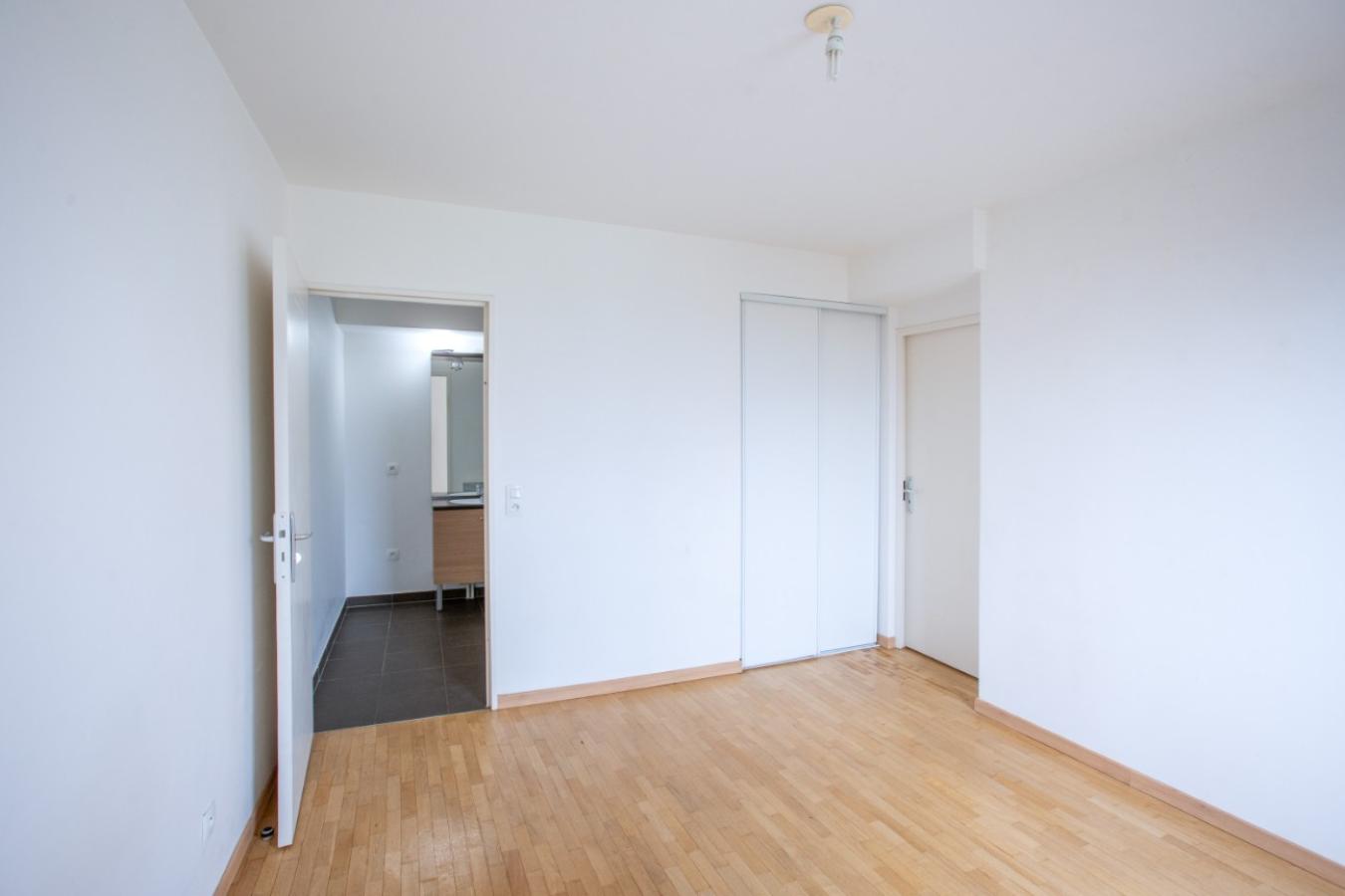 
																																							2 pièces - 
																																						5ème étage - 48m² - 1 426,21 € - Photo #7