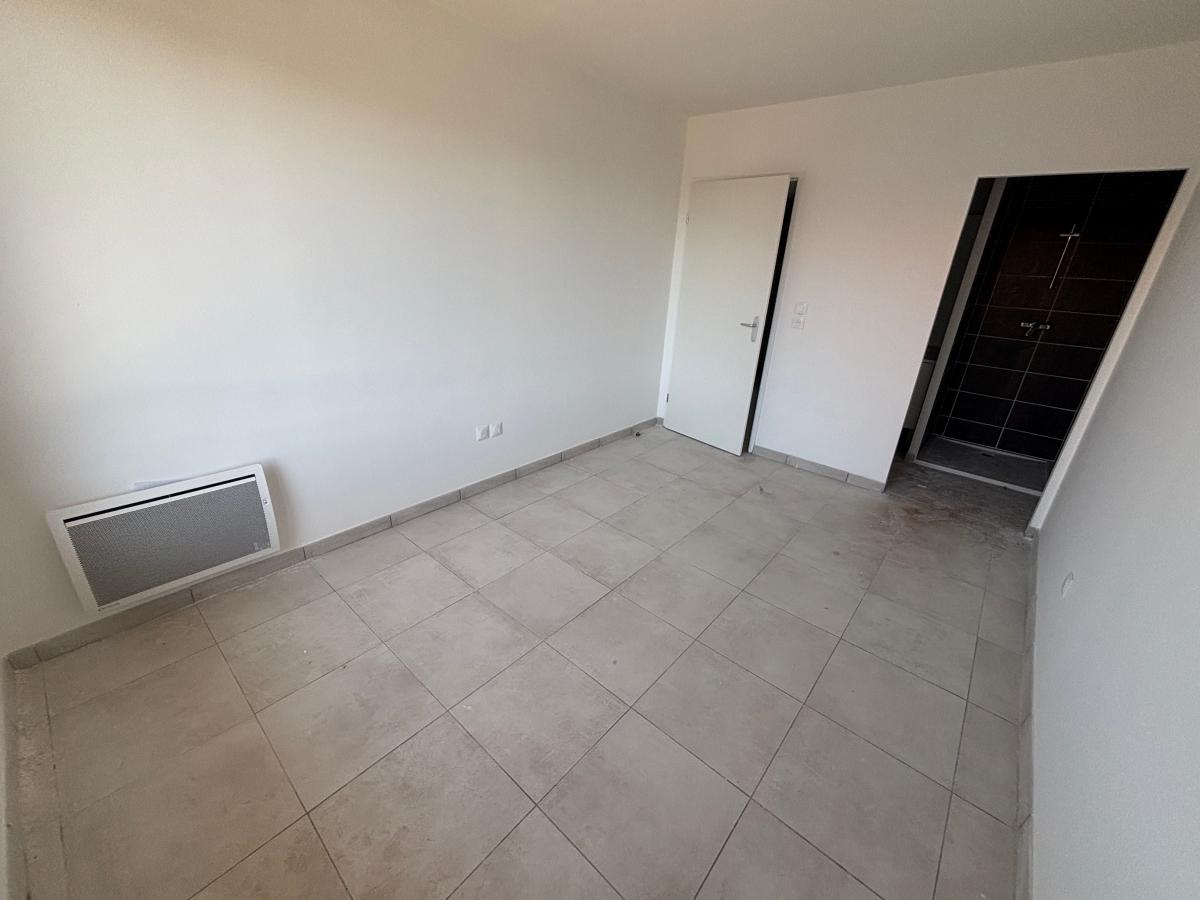 
																																							4 pièces - 
																																						2ème étage - 91m² - 983,68 € - Photo #5