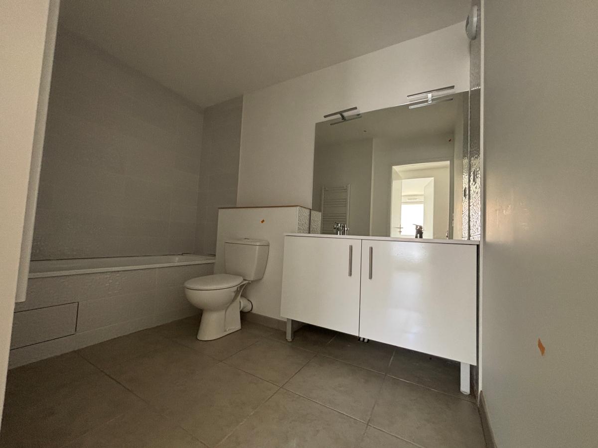 
																			4 pièces - 
																		1er étage - 87m² - 974,69 € - Photo #5