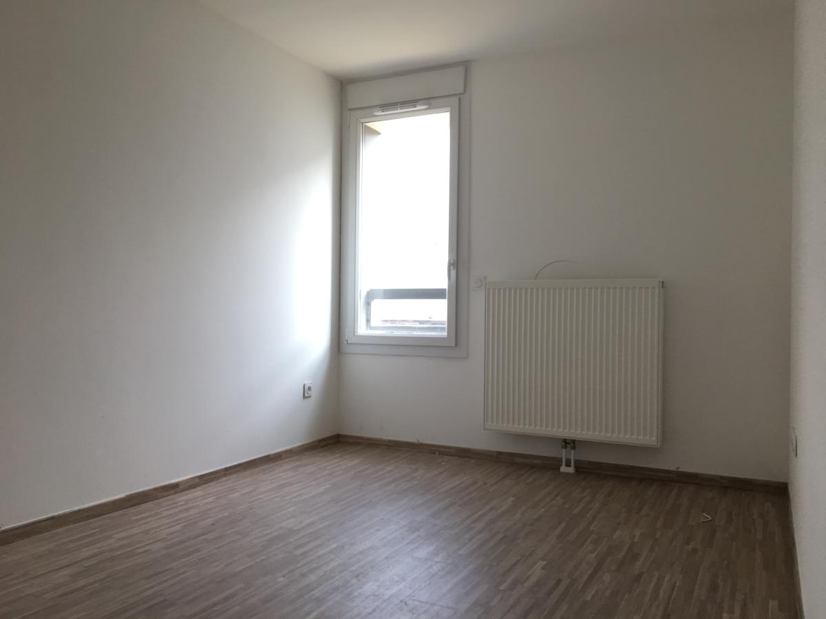 
																			5 pièces – 
																		2ème étage – 99m² - 1 412,64 € - Photo #3