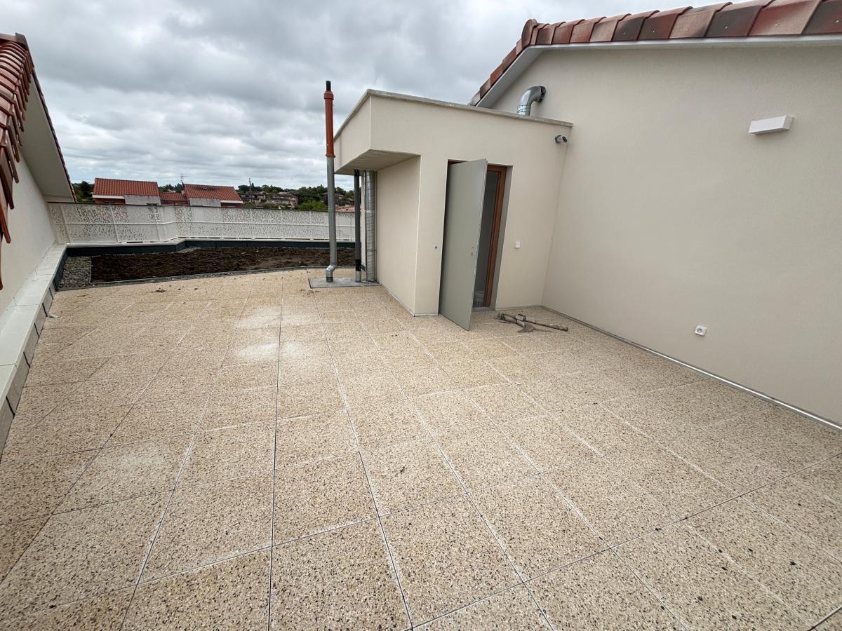 
																																							4 pièces - 
																																						1er étage - 87m² - 1 023,89 € - Photo #2