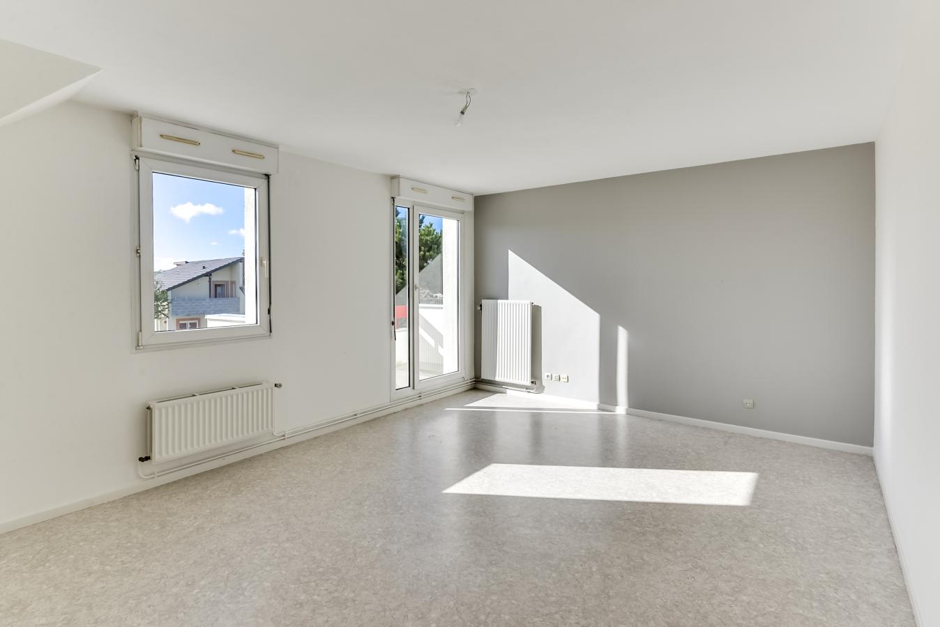 
																																							3 pièces - 
																																						1er étage - 65m² - 516,85 € - Photo #2