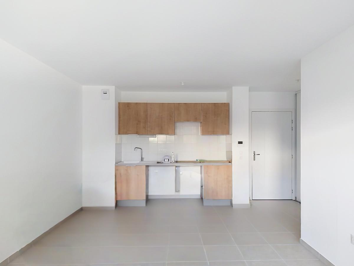 
																																							3 pièces - 
																																						RDC - 68m² - 900,53 € - Photo #1