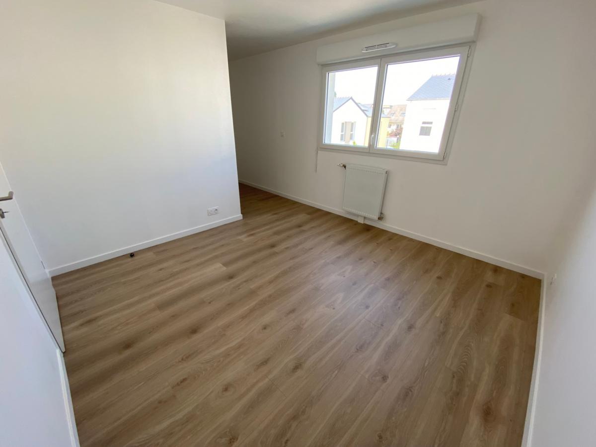 
																																							4 pièces - 
																																						RDC - 84m² - 953,43 € - Photo #5