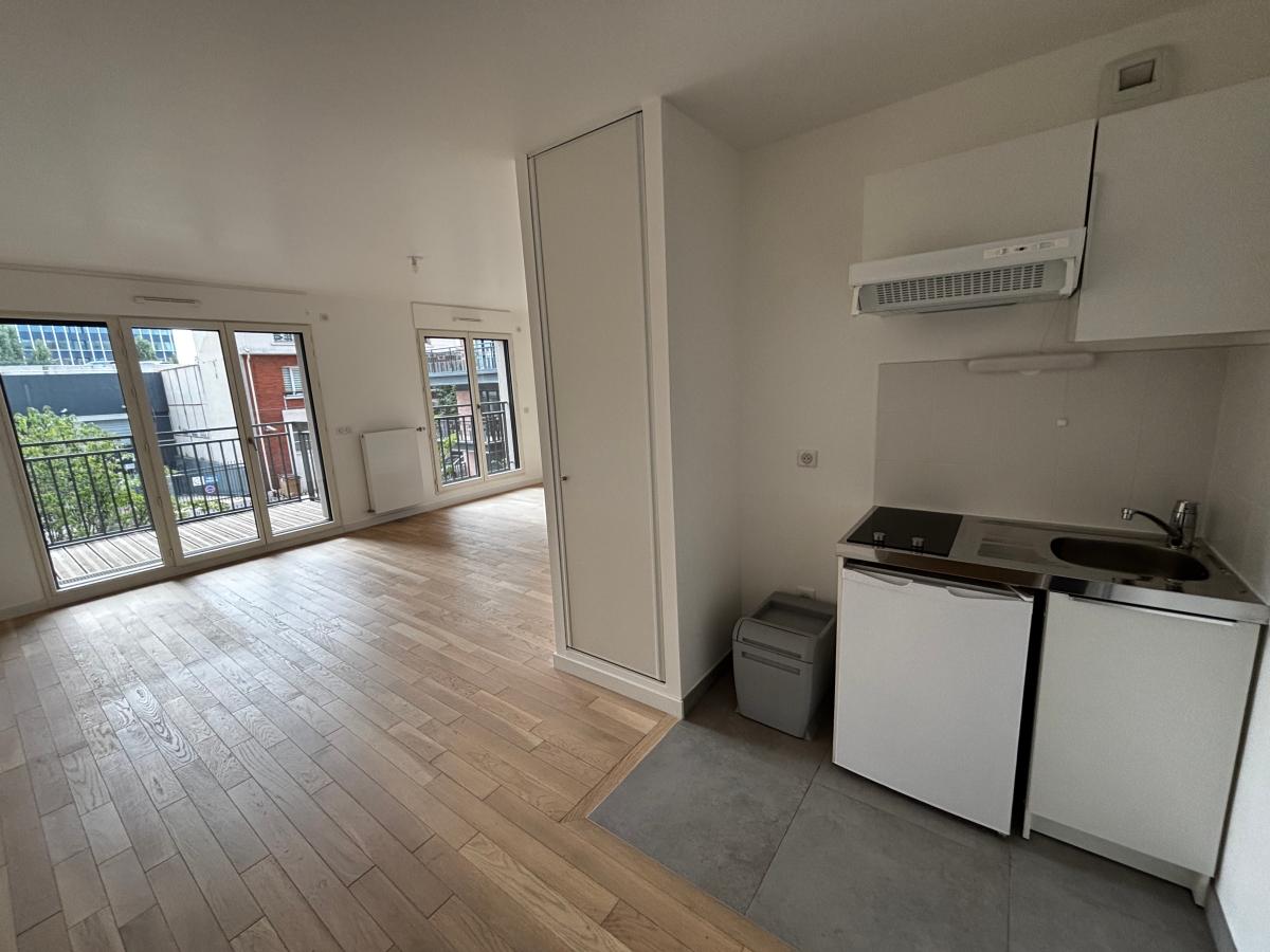 
																																							1 pièce - 
																																						RDC - 41m² - 1 044,55 € - Photo #1
