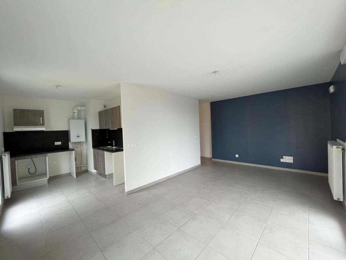 4 pièces - 3ème étage - 78m² - 1 015,68 € - Photo #5