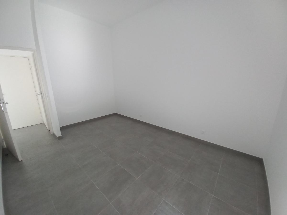 4 pièces - RDC - 78m² - 1 434,24 € - Photo #4