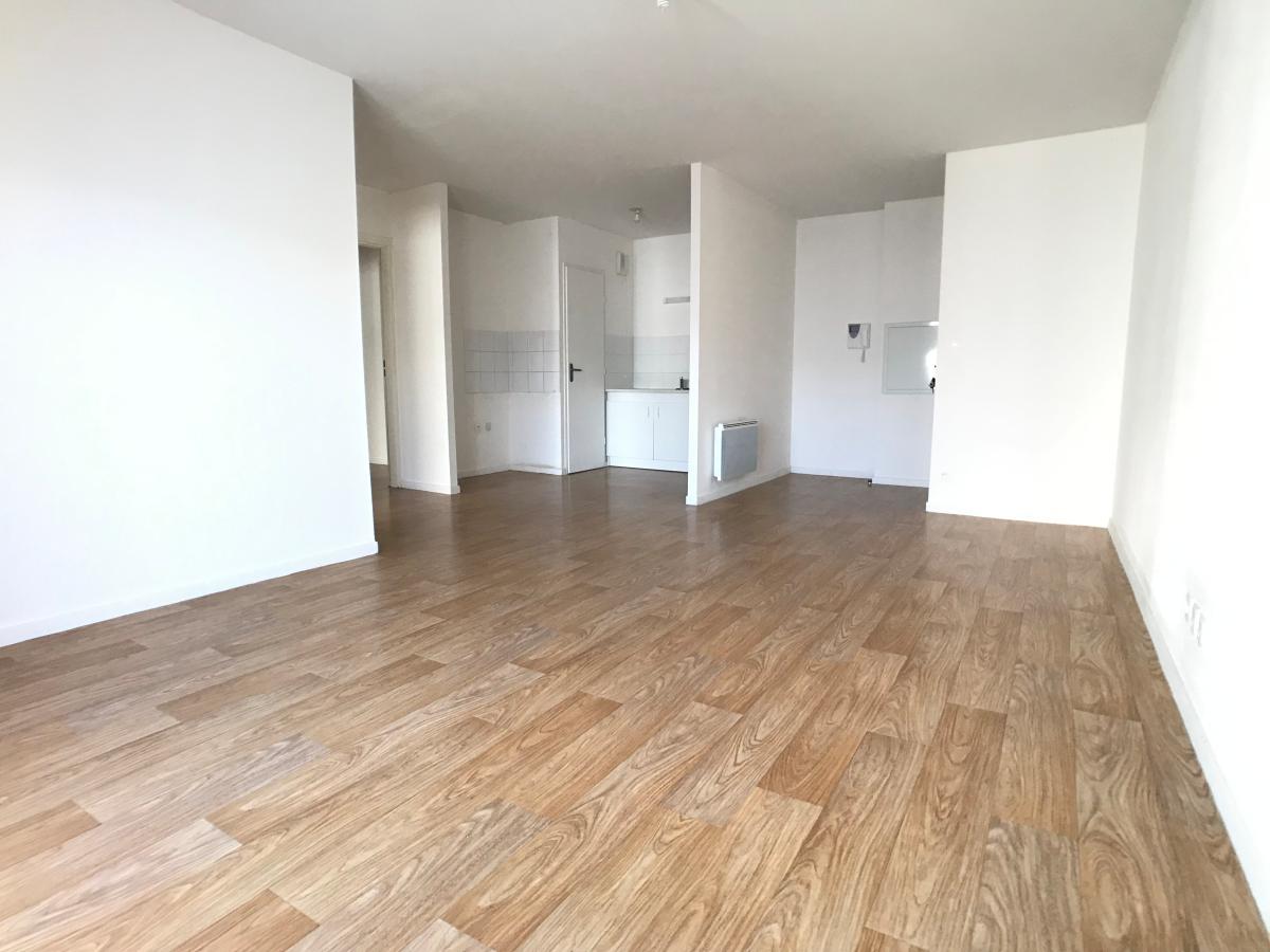 
																																							3 pièces - 
																																						3ème étage - 68m² - 763,64 € - Photo #3