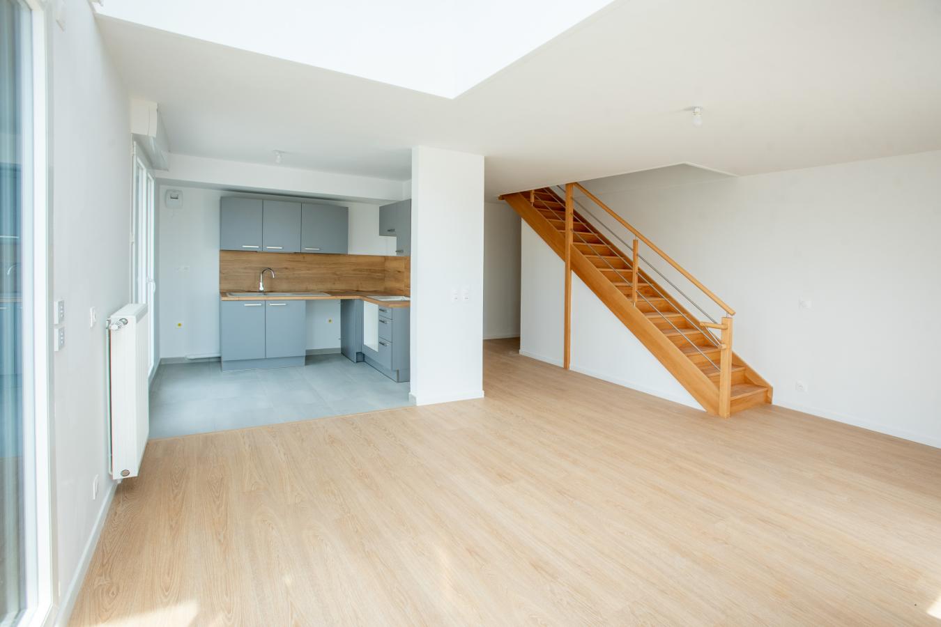 
																																							5 pièces - 
																																						6ème étage - 111m² - 2 269,27 € - Photo #2