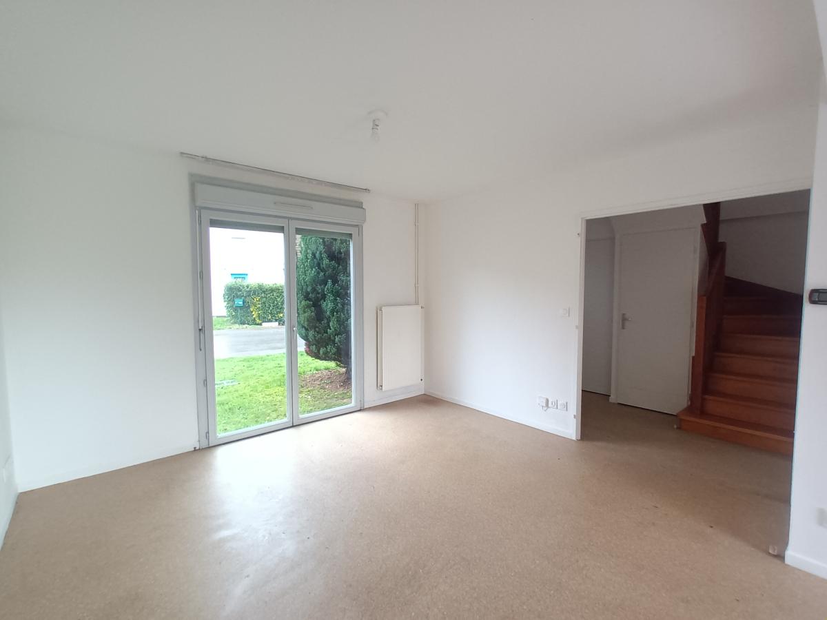 
																																							6 pièces - 
																																						RDC - 107m² - 841,58 € - Photo #1
