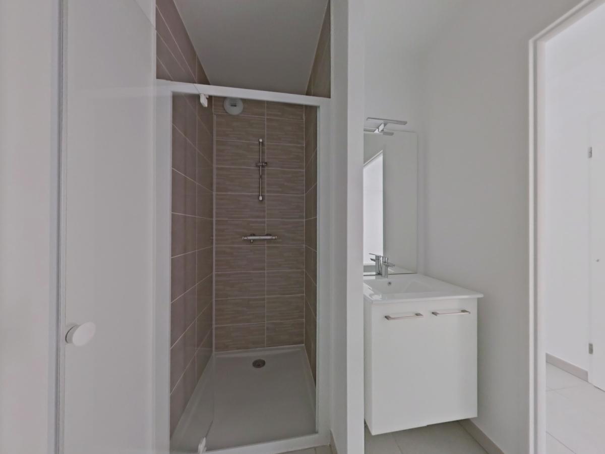 
																																							4 pièces - 
																																						1er étage - 79m² - 1 052,65 € - Photo #2