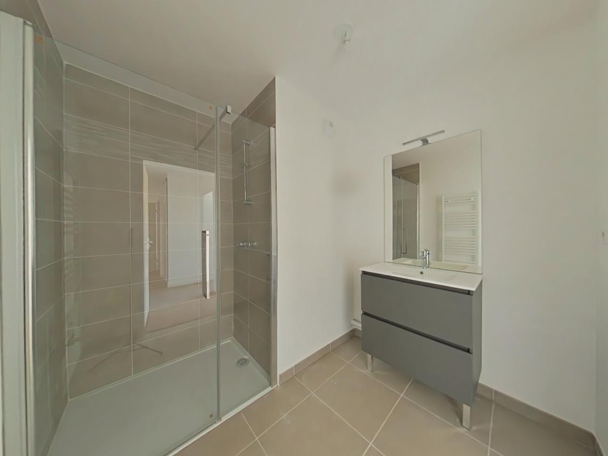 
																																							3 pièces - 
																																						1er étage - 62m² - 795,51 € - Photo #6