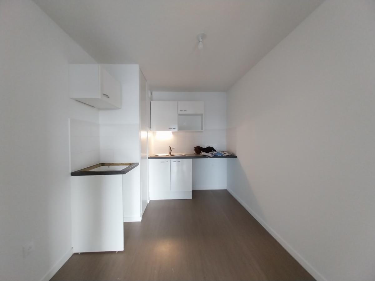 4 pièces - 3ème étage - 90m² - 1 029,90 € - Photo #4