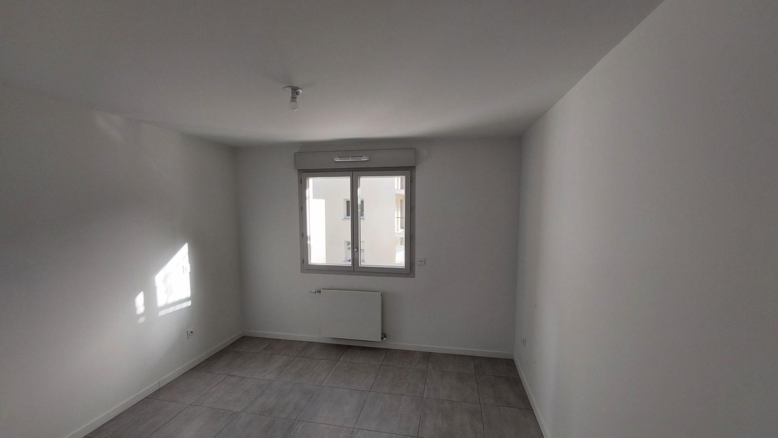 
																																							3 pièces - 
																																						RDC - 65m² - 903,31 € - Photo #2