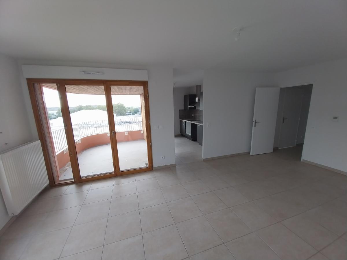 3 pièces - 2ème étage - 67m² - 1 105,37 € - Photo #0