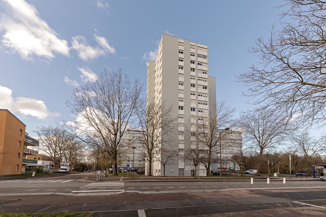 
																			4 pièces - 
																		4ème étage - 81m² - 774,09 € - Photo #3