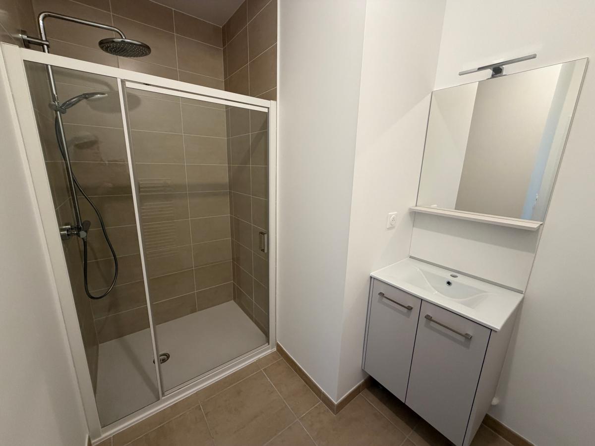 
																																							2 pièces - 
																																						1er étage - 51m² - 750,36 € - Photo #6