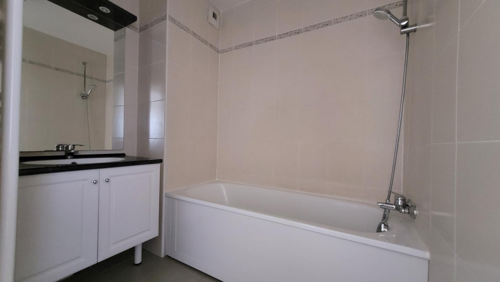 
																			3 pièces - 
																		2ème étage - 62m² - 1 179,78 € - Photo #5