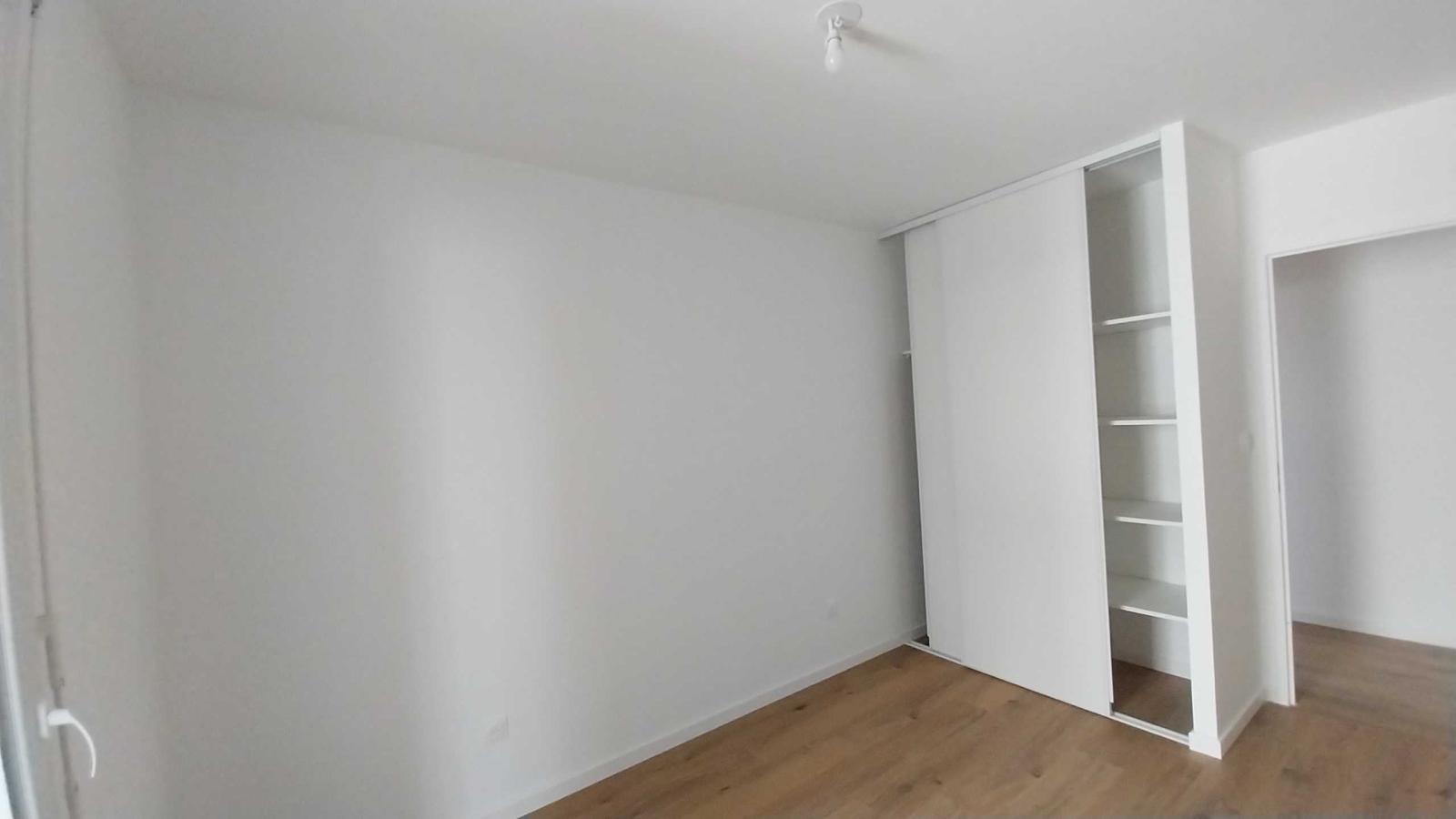
																																							3 pièces - 
																																						1er étage - 60m² - 821,00 € - Photo #5