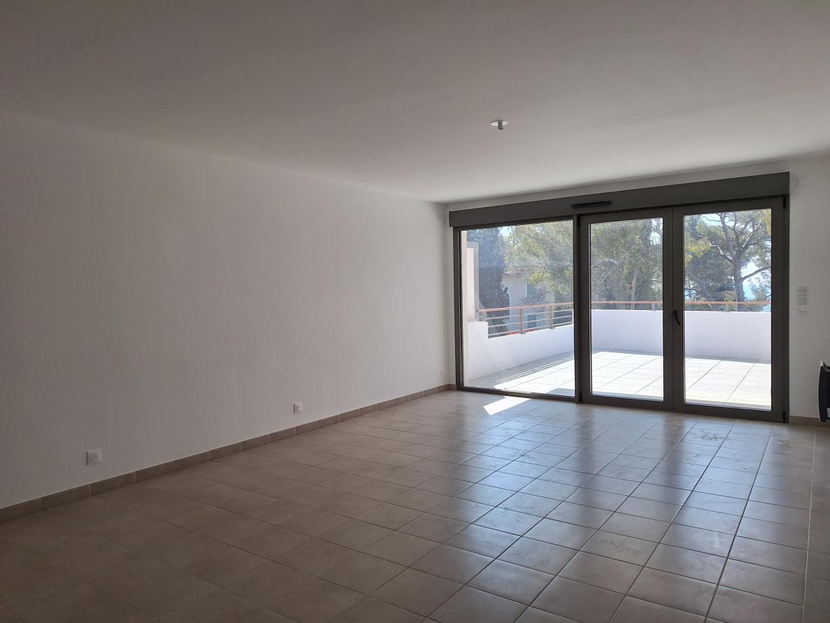 
																																							4 pièces - 
																																						2ème étage - 83m² - 1 496,02 € - Photo #3