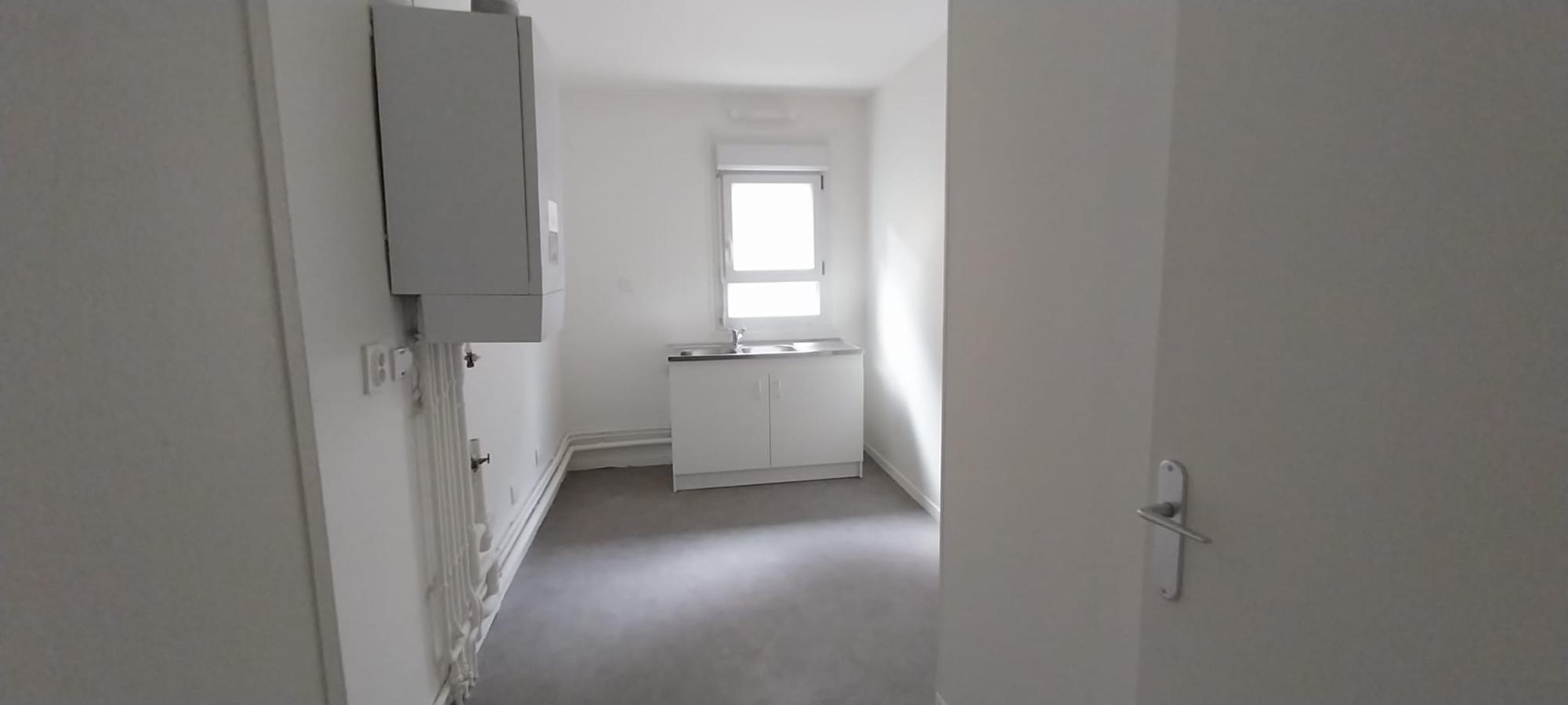 
																																							4 pièces - 
																																						1er étage - 83m² - 229 000 € - Photo #3