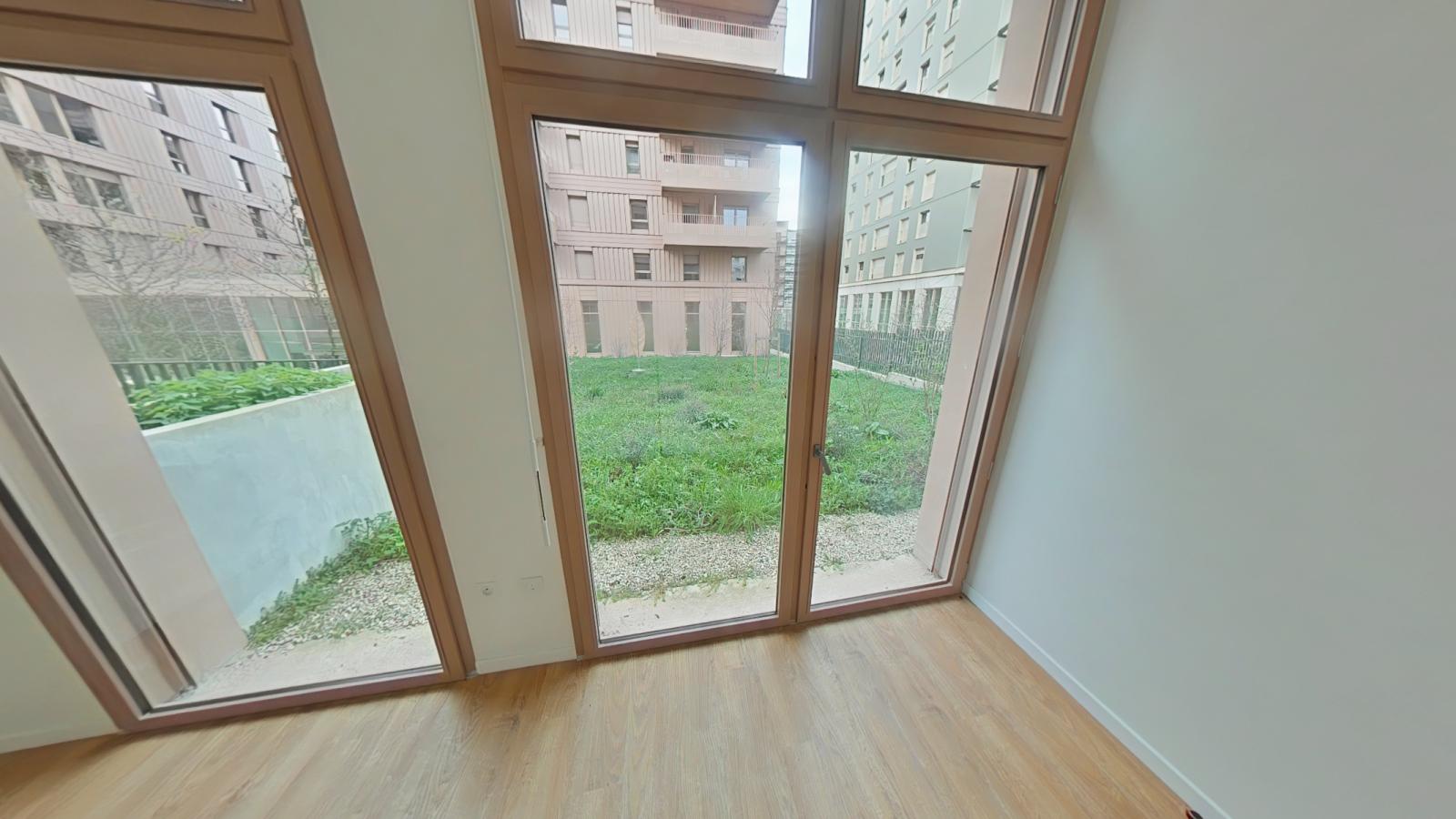 
																																							4 pièces - 
																																						RDC - 89m² - 1 799,17 € - Photo #3