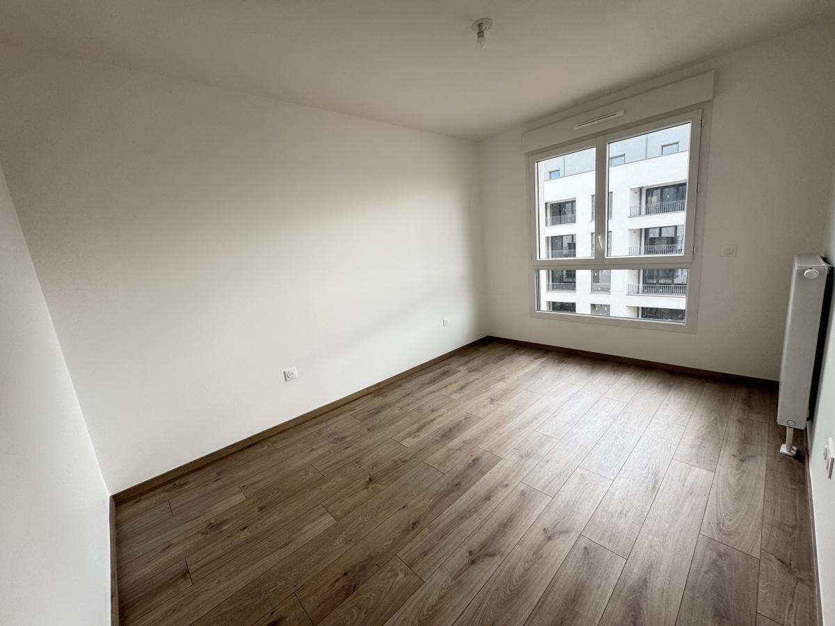 
																																							2 pièces - 
																																						3ème étage - 49m² - 714,59 € - Photo #3