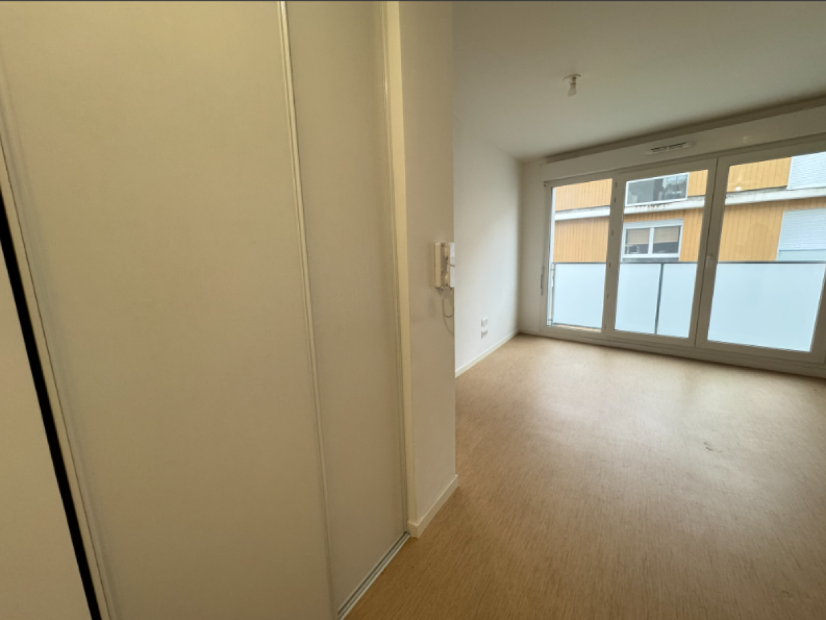 
																																							2 pièces - 
																																						2ème étage - 41m² - 517,46 € - Photo #1