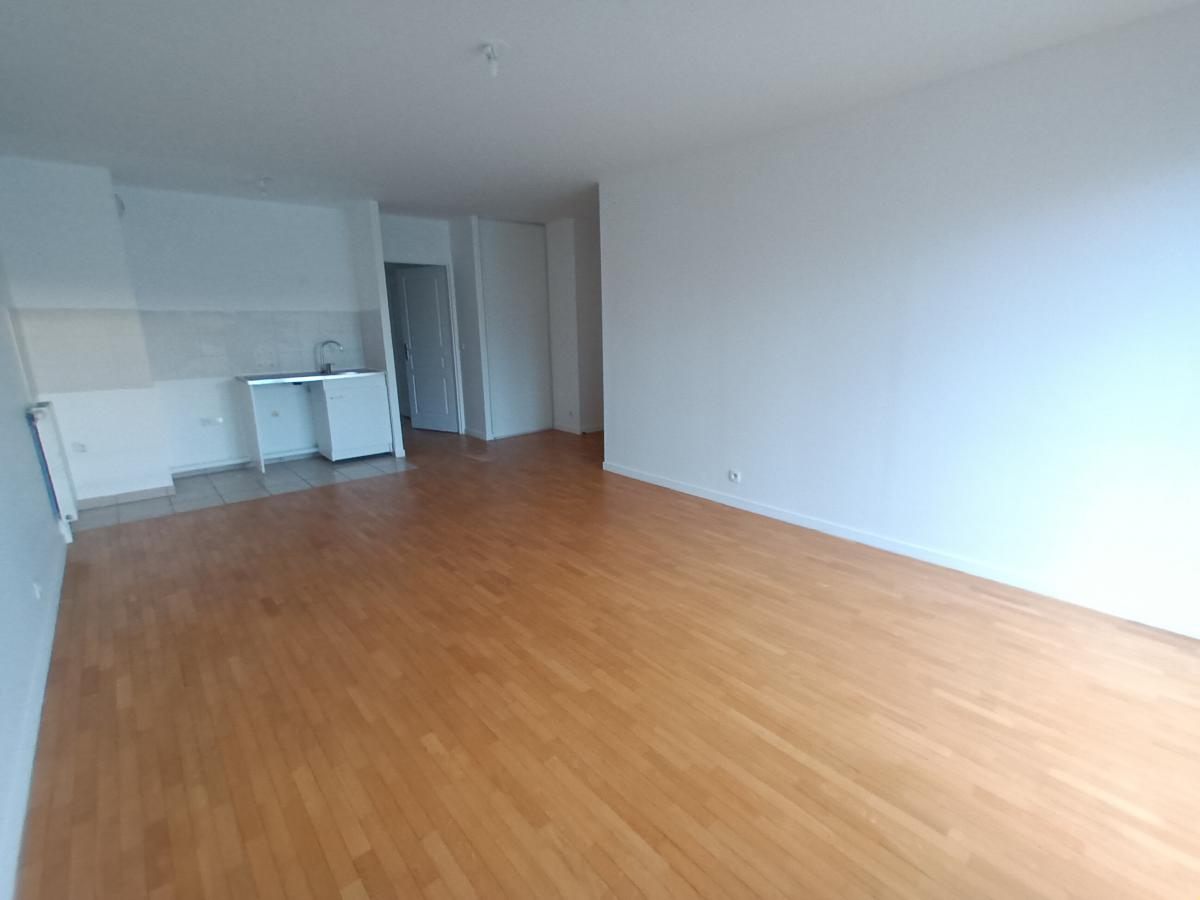 
																			4 pièces – 
																		2ème étage – 75m² - 1 654,55 € - Photo #0