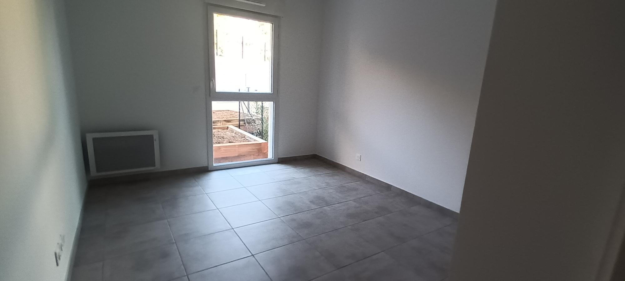 
																																							2 pièces - 
																																						RDC - 50m² - 696,88 € - Photo #3
