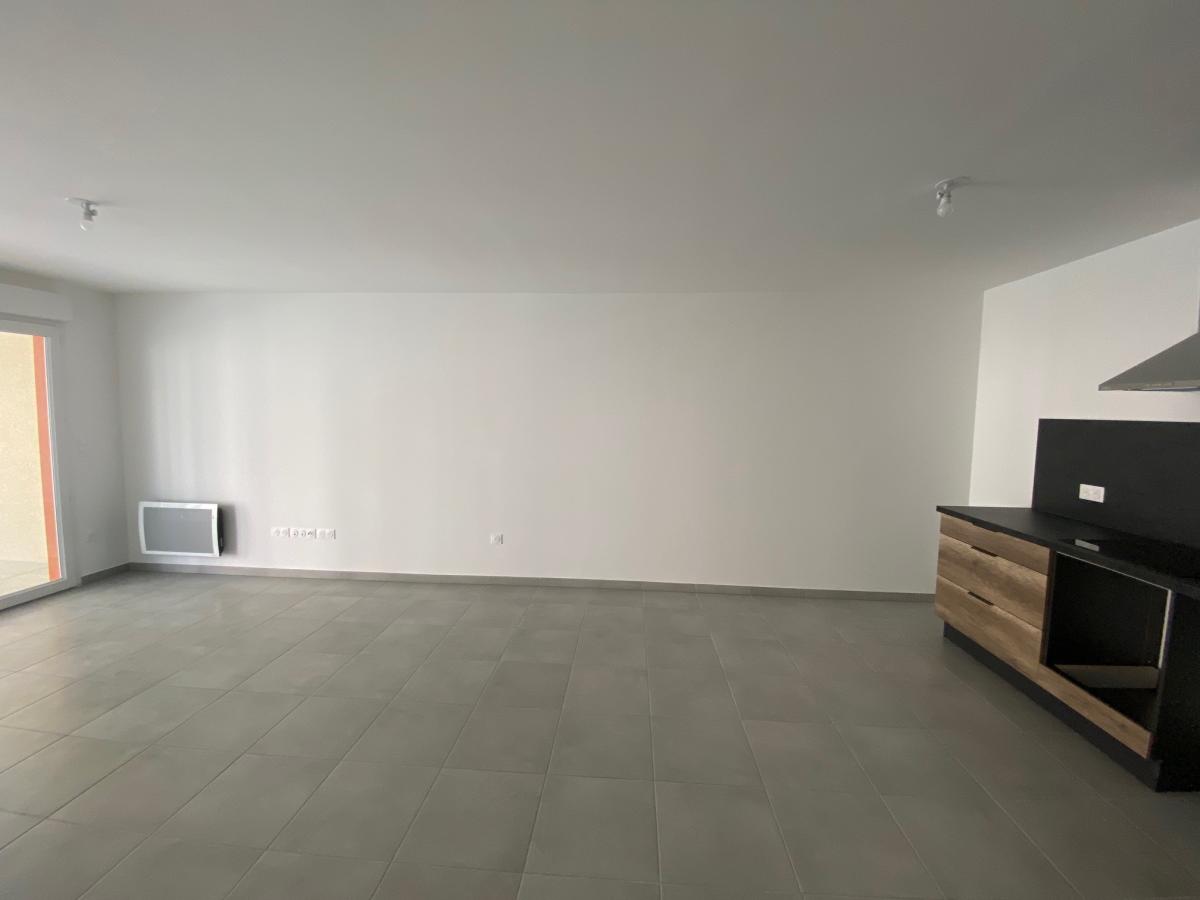 
																																							3 pièces - 
																																						2ème étage - 64m² - 806,04 € - Photo #2