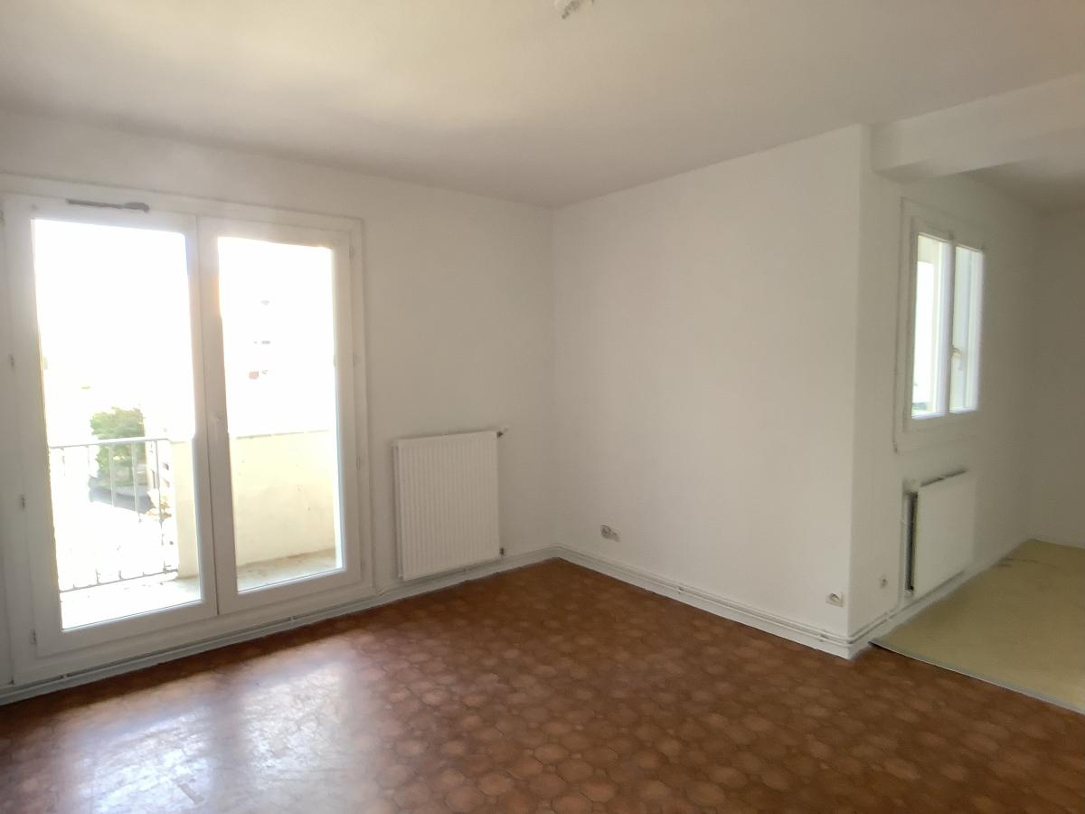 
																																							4 pièces - 
																																						2ème étage - 78m² - 229 000 € - Photo #2